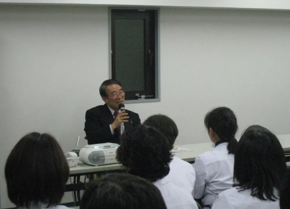 2010八代英太氏講演会 02